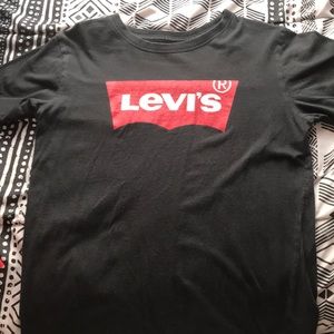 I am selling this black levi’s shirt for $12